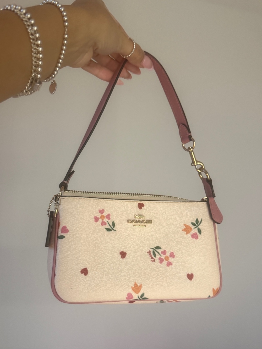 Coach Nolita 19